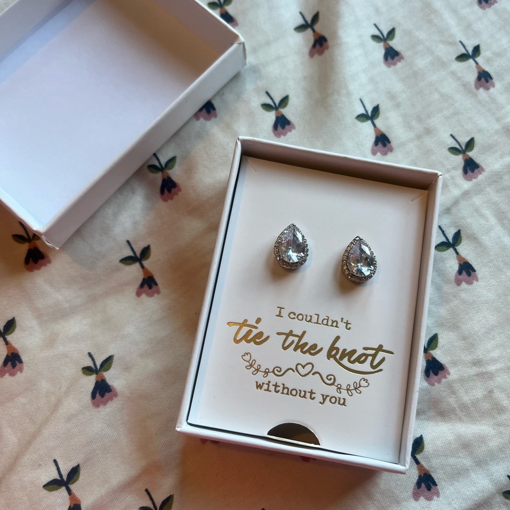 Elegant Teardrop Earrings